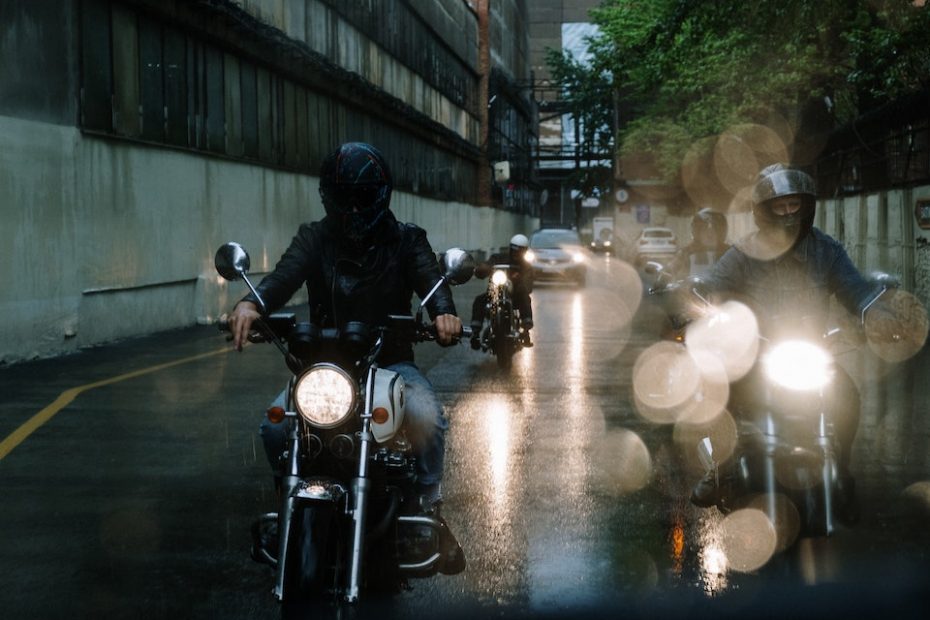 Motociclistas na rua